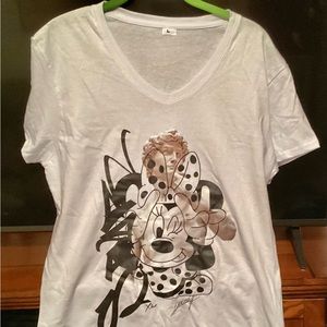 MICKEY MOUSE TEE SHIRT. SIGNED BY THE ARTIST.